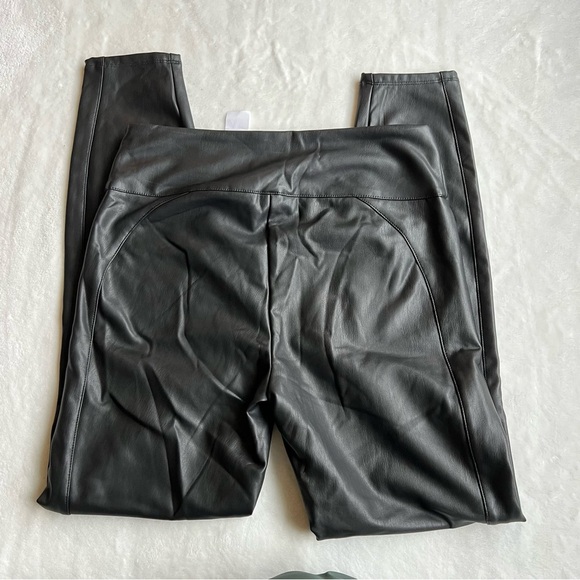 New Reitmans Black Faux Leather Pants - Picture 11 of 12
